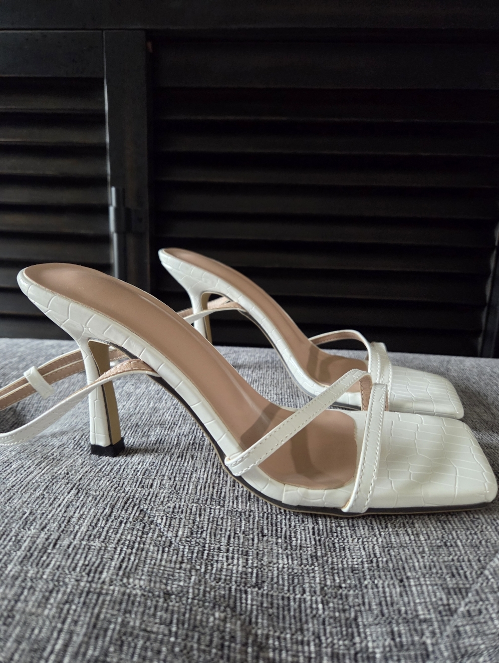 White Strappy Heel Sandals Croc Embossed Ankle Strap Open Toe Square Size 37